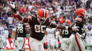 3 Teams That Should Trade For David Njoku (NFL). Photo by Kirby Lee-Imagn Images