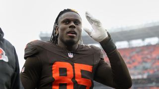 David Njoku's 3 Best Free Agent Fits (NFL). Photo by Scott Galvin-Imagn Images