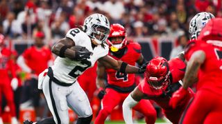 Breaking Down Ashton Jeanty's Huge Week 16 (NFL). Photo by Thomas Shea-Imagn Images